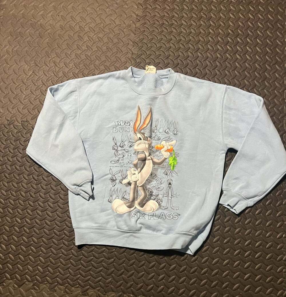 Six Flags Looney Tunes Bugs Bunny Sweatshirt Size M Light Blue